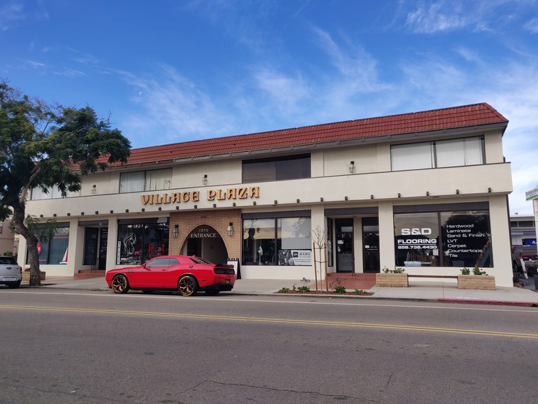 1050 Rosecrans St, San Diego, CA for lease - Building Photo - Image 2 of 8