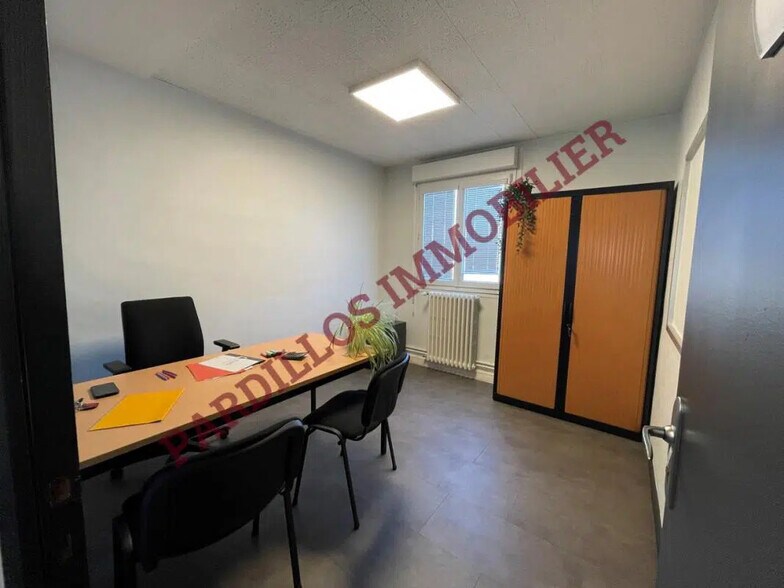 Office in Mondeville for lease - Interior Photo - Image 3 of 5