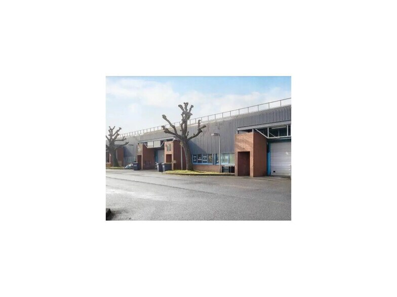 Flex in Villepinte for lease - Building Photo - Image 1 of 9