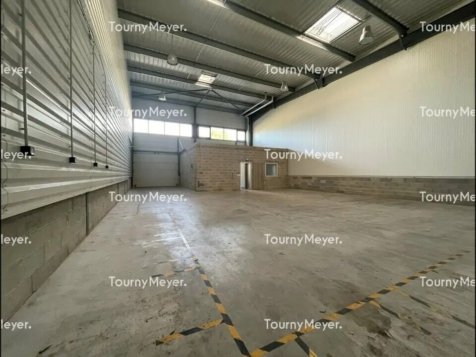 Flex in Vendargues for lease Interior Photo- Image 1 of 13