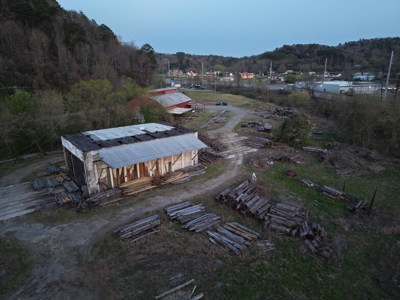 400 River St, Ellijay, GA for sale - Building Photo - Image 3 of 7