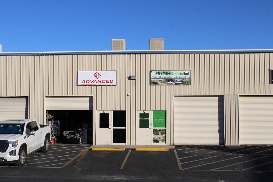 11237 Pellicano Dr, El Paso, TX for lease - Building Photo - Image 2 of 4