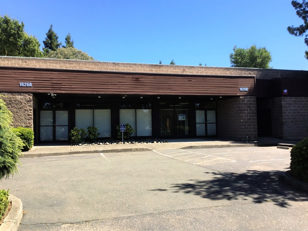 1626 Piner Rd, Santa Rosa, CA 95403