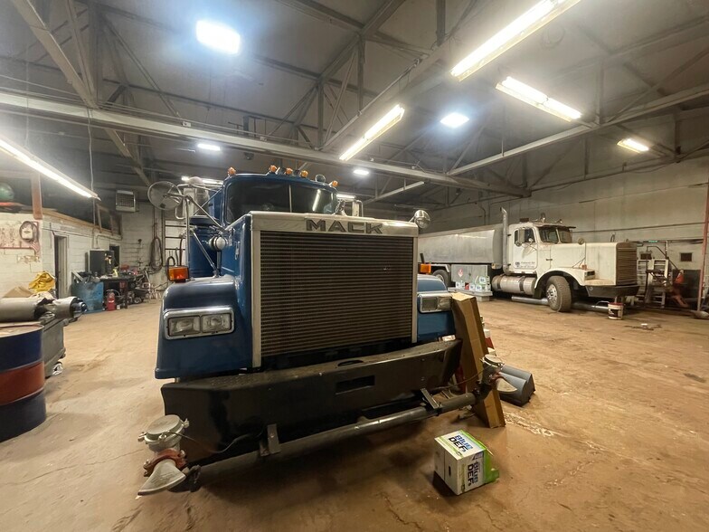 420 John Fitch Blvd, South Windsor, CT 06074 19,432 SFIndustrial