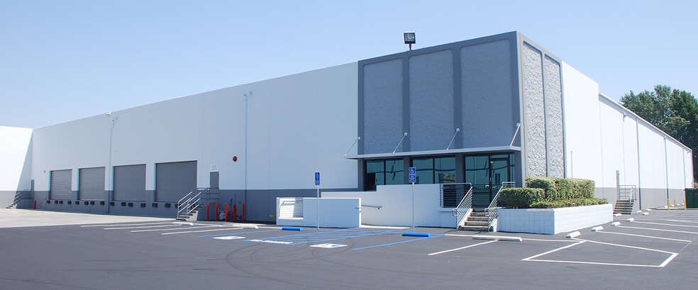 8190 Byron Rd, Whittier, CA for lease - Building Photo - Image 2 of 4