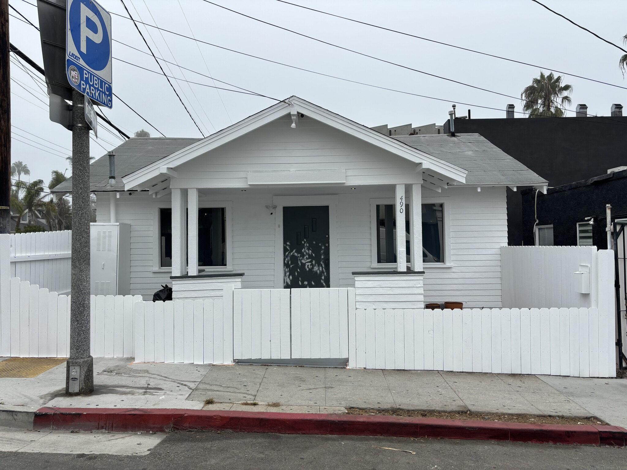 1301 Abbot Kinney Blvd, Venice, CA for lease Building Photo- Image 1 of 11