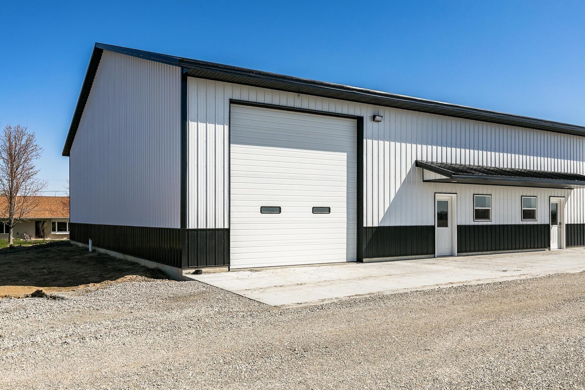 51 Dale Lee Dr, Palo, IA for lease Primary Photo- Image 1 of 18