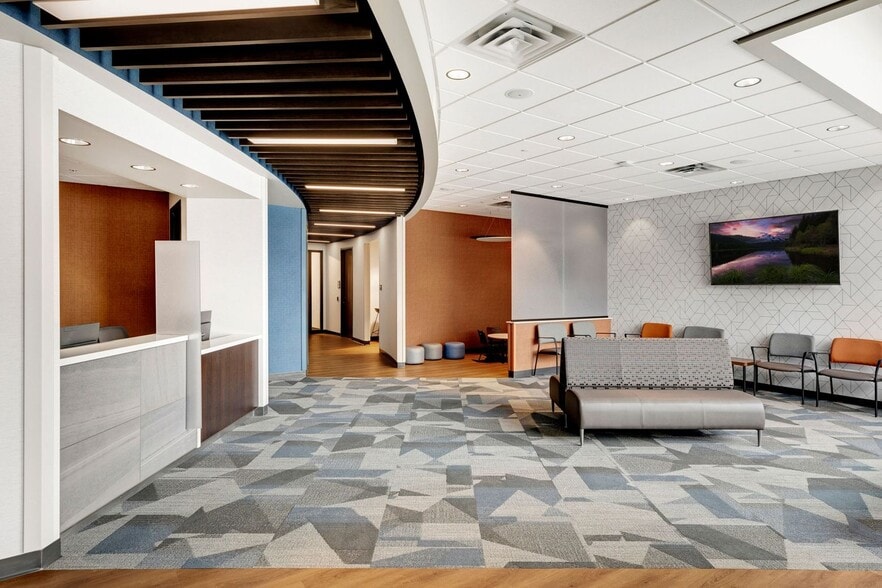 15265 Carrousel Way, Rosemount, MN for lease - Building Photo - Image 2 of 3