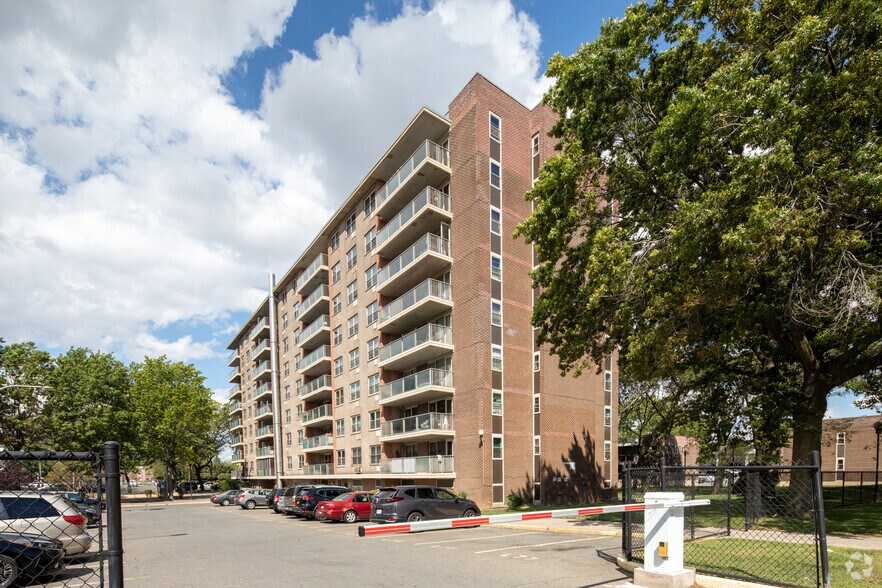 12421 Flatlands Ave, Brooklyn, NY 11208 MeadowWood at Gateway