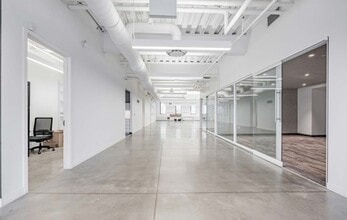 619-621 Queen St W, Toronto, ON for lease Interior Photo- Image 2 of 3