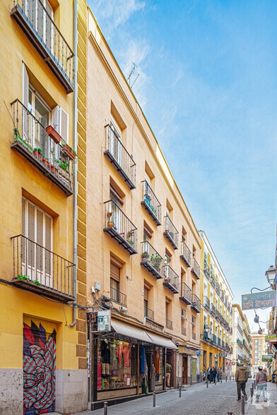 Multifamily in Madrid, Madrid for sale - Building Photo - Image 1 of 1