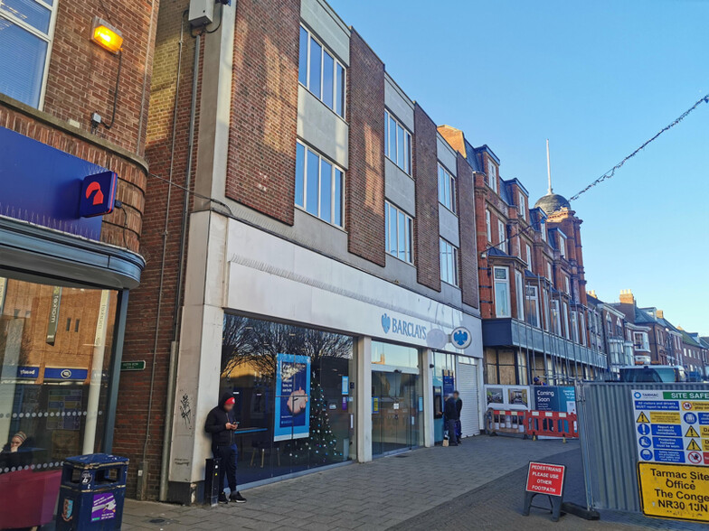 40-42 Market Pl, Great Yarmouth for sale - Building Photo - Image 2 of 7