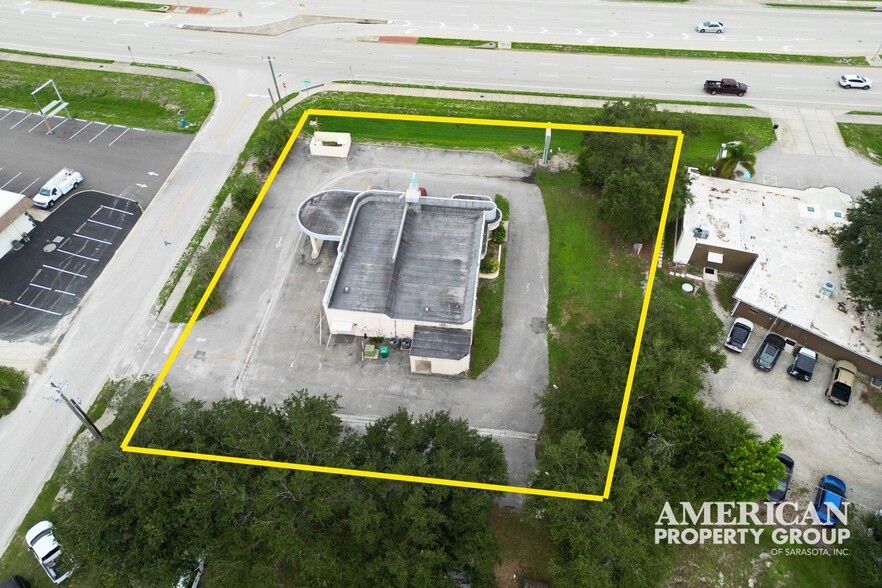 700 Tamiami Trl N, Nokomis, FL for sale - Building Photo - Image 3 of 11