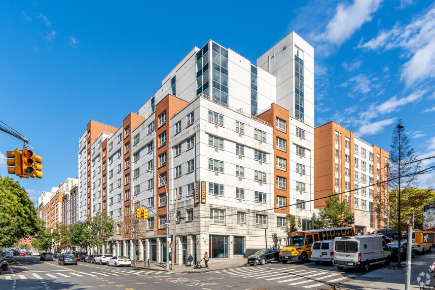 820 Saint Anns Ave, Bronx, NY for sale - Primary Photo - Image 1 of 1