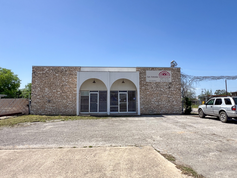 1111 Paulsun St, San Antonio, TX for sale - Building Photo - Image 2 of 8