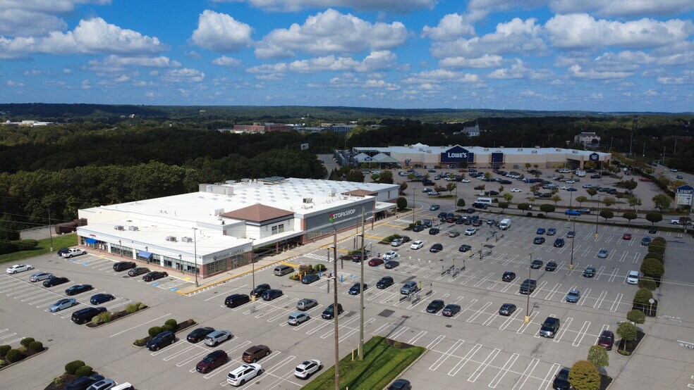 555-615 Greenwich Ave, Warwick, RI for lease - Building Photo - Image 3 of 8