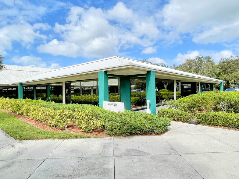 3050 Horseshoe Dr N, Naples, FL for lease - Building Photo - Image 2 of 3