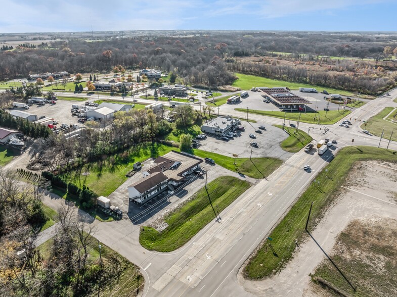 104 Stagecoach Trl, Yorkville, IL for sale - Aerial - Image 2 of 3