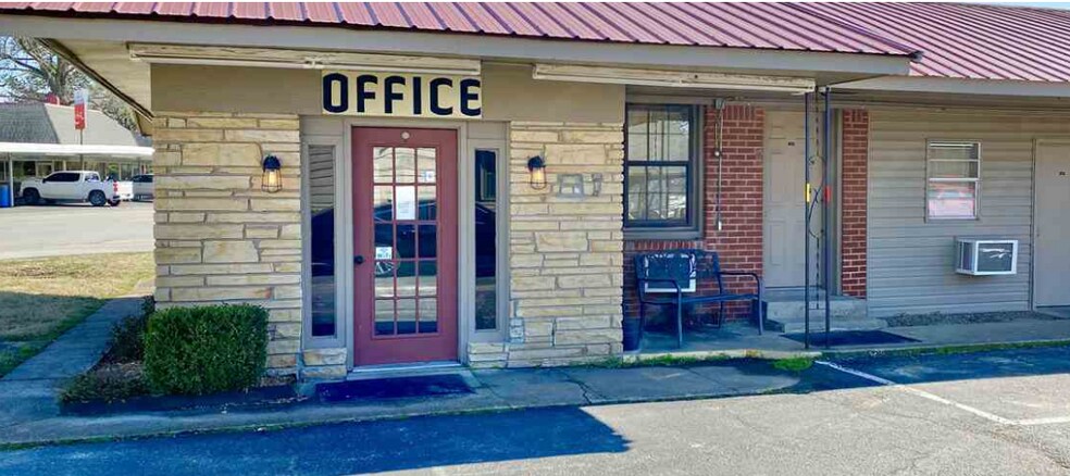 520 W Swan St, Walnut Ridge, AR for sale - Primary Photo - Image 1 of 1