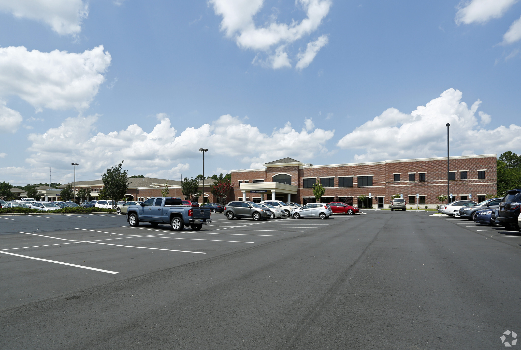 1850-1868 W Arlington Blvd, Greenville, NC for sale Primary Photo- Image 1 of 1