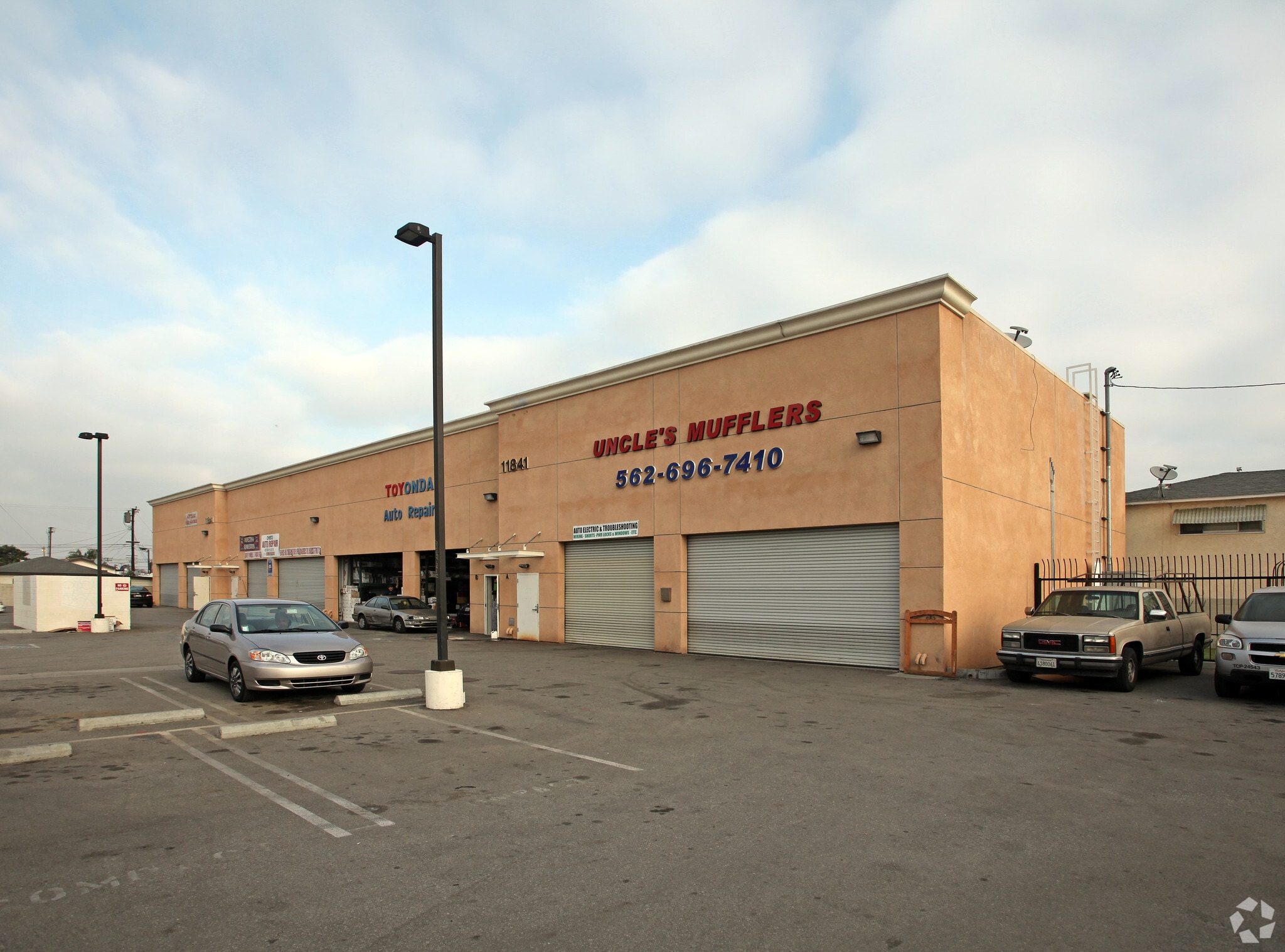 11841 Washington Blvd, Whittier, CA for lease Primary Photo- Image 1 of 18