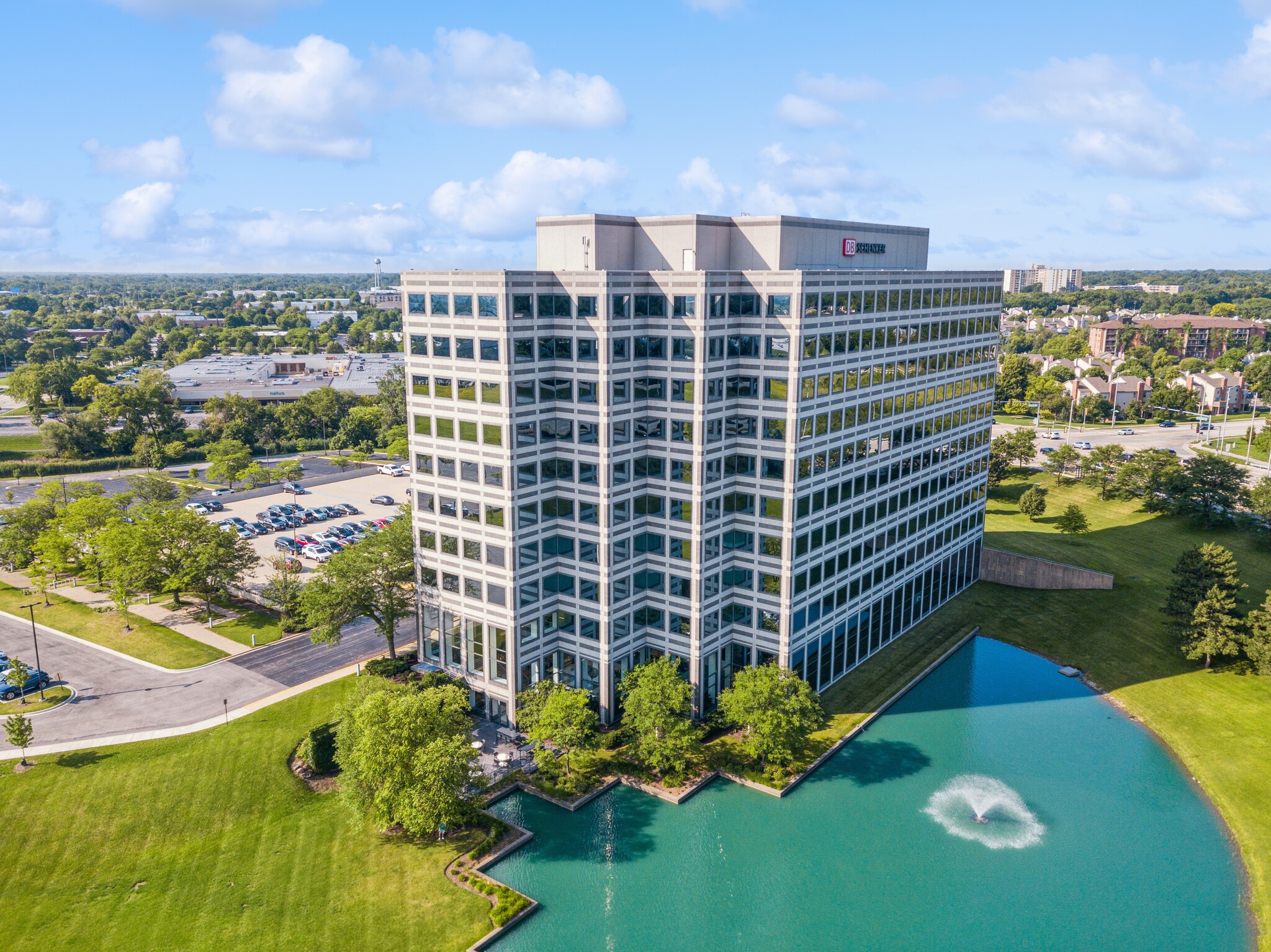 1901 N Roselle Rd, Schaumburg, IL for lease Building Photo- Image 1 of 16