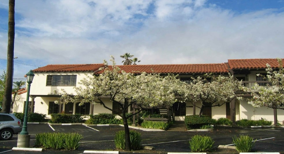 228 W Carrillo St, Santa Barbara, CA for lease - Building Photo - Image 2 of 4