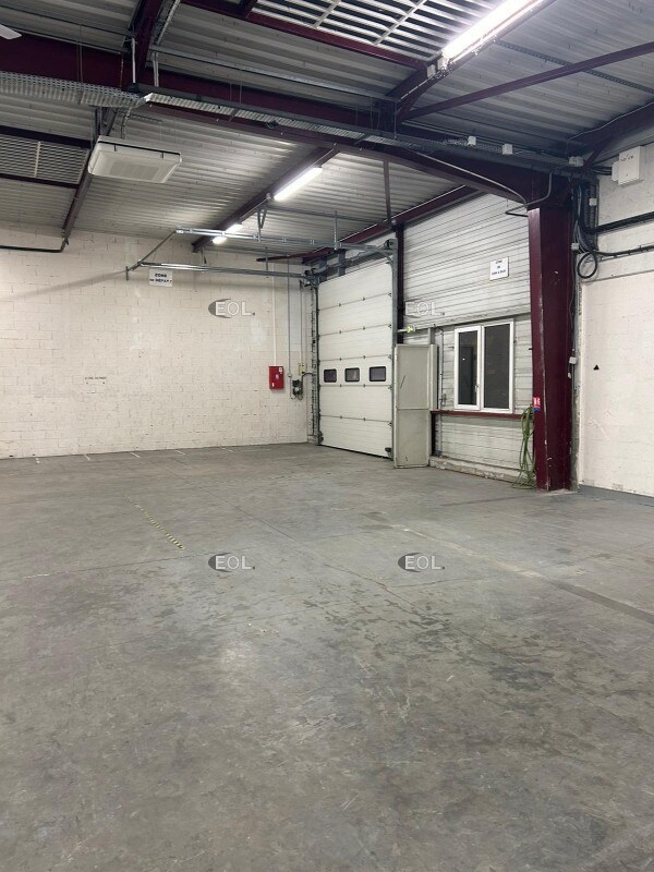 Flex in Franconville for lease Interior Photo- Image 1 of 8