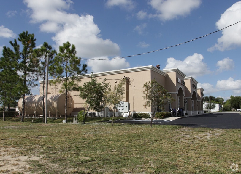 322 Gunnery Rd, Lehigh Acres, FL for lease - Building Photo - Image 3 of 6