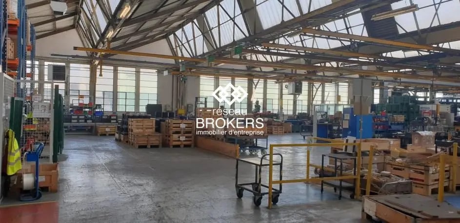 Flex in Angoulême for lease - Interior Photo - Image 2 of 3