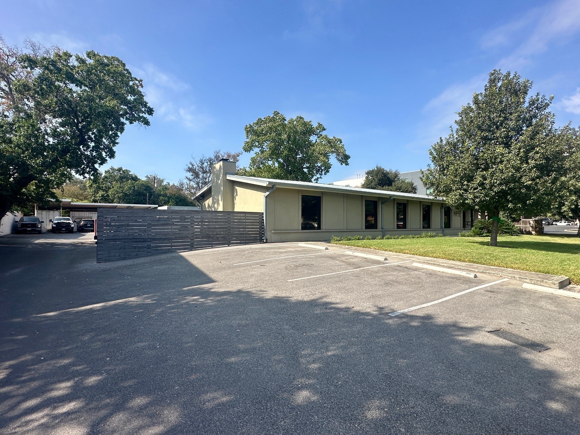 8634 Crownhill Blvd, San Antonio, TX for lease Building Photo- Image 1 of 12