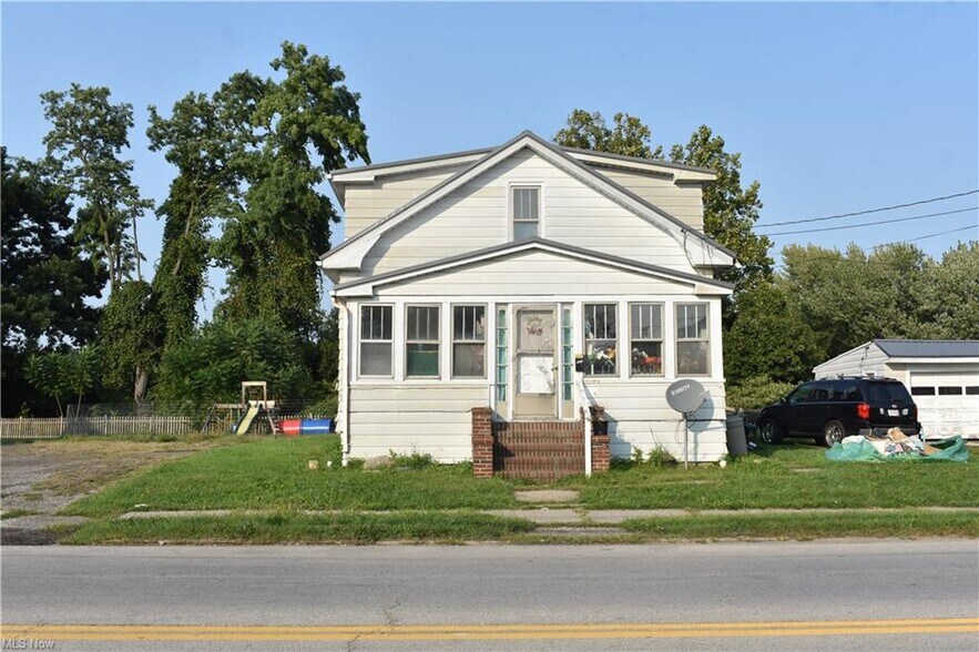 2818 Lake Ave, Ashtabula, OH 44004