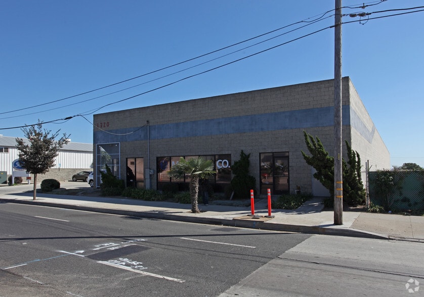 1320 W El Segundo Blvd, Gardena, CA for lease - Building Photo - Image 2 of 2