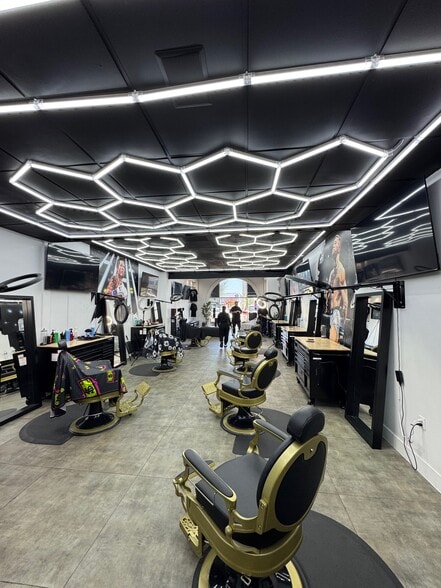 16453-16461 Whittier Blvd, Whittier, CA for lease - Building Photo - Image 2 of 10