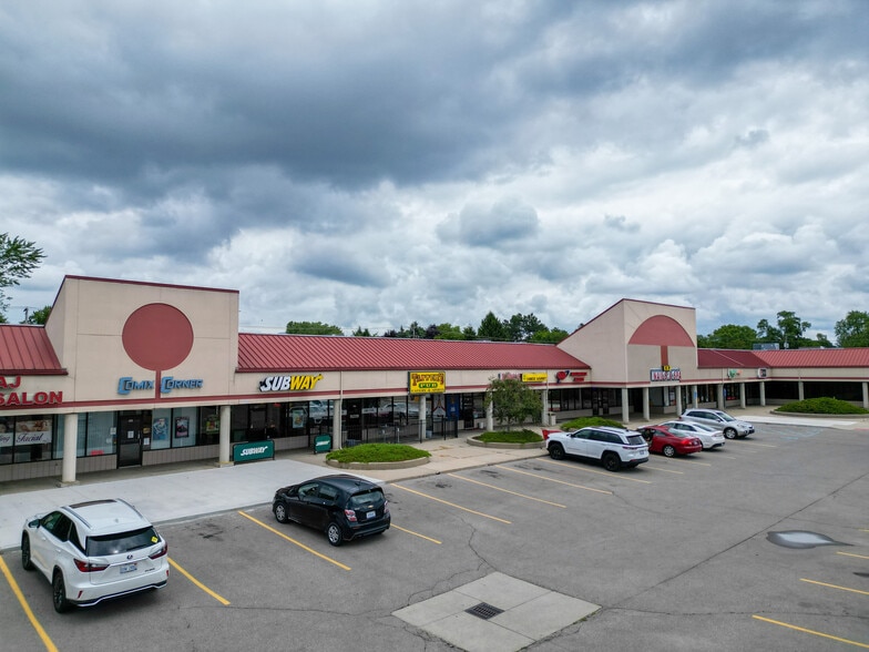 819-965 E Auburn Rd, Rochester Hills, MI for lease - Building Photo - Image 2 of 5