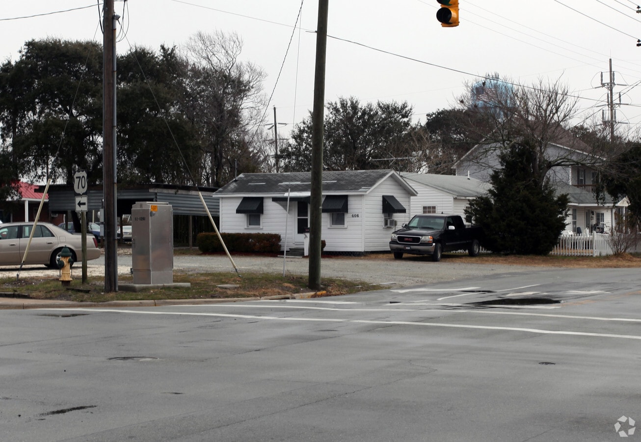 406 Live Oak St, Beaufort, NC 28516