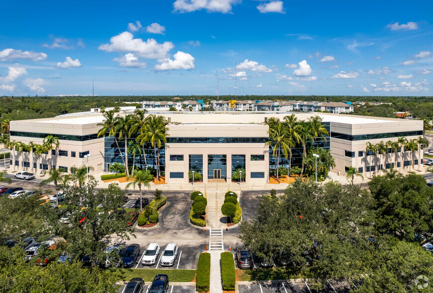 101 Paramount Dr, Sarasota, FL for lease - Building Photo - Image 1 of 19