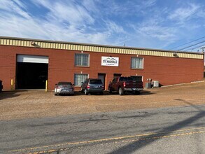 2403 Kline Ave, Nashville, TN for lease Building Photo- Image 1 of 8