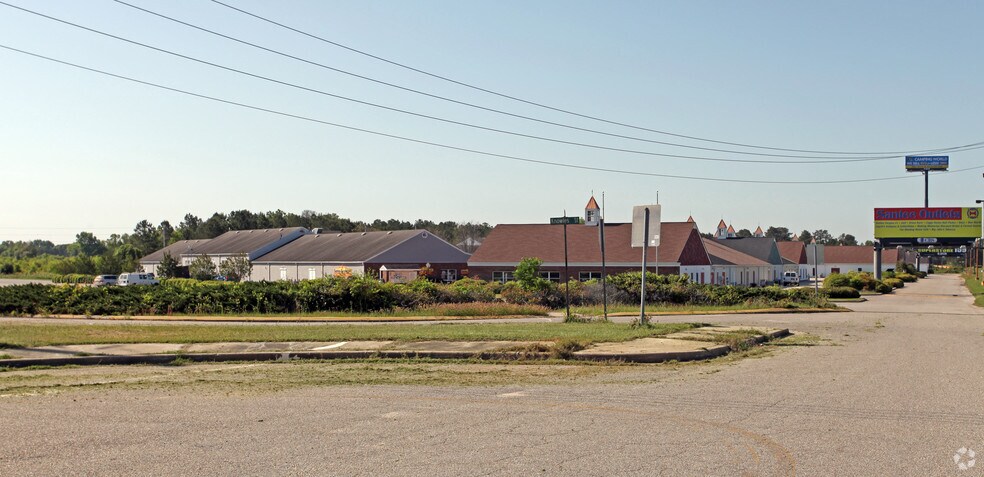 1500 Village Square Blvd, Santee, SC for sale - Primary Photo - Image 1 of 1