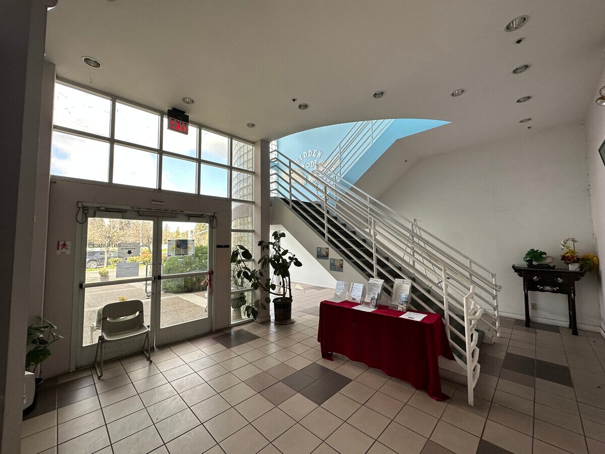 595 Lawrence Expy, Sunnyvale, CA 94085