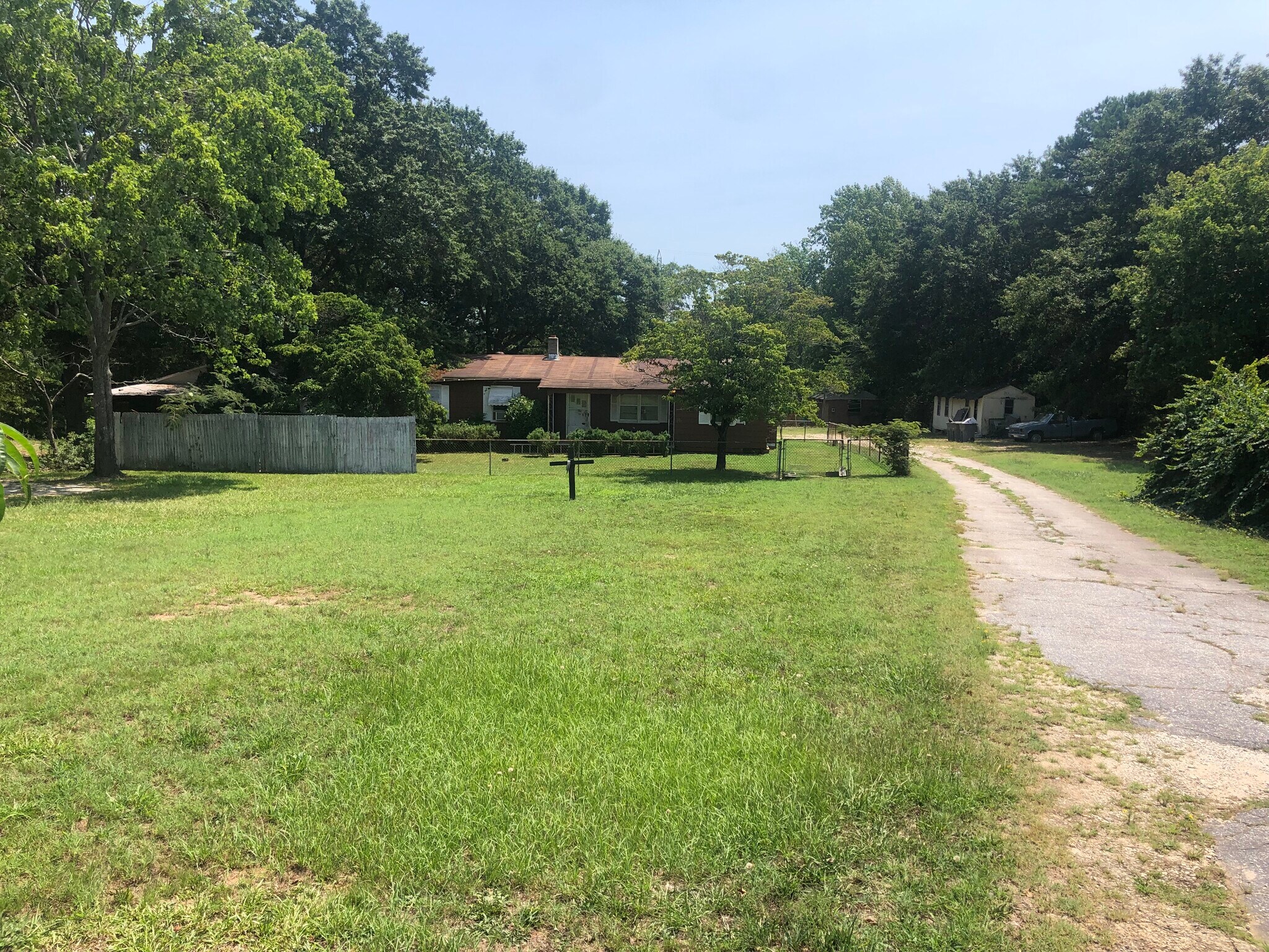 214 Whitmire Dr, Greenville, SC 29605 214 Whitmire Drive, Greenville