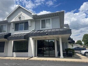 125 E Zeller St, North Liberty, IA for lease Interior Photo- Image 2 of 41