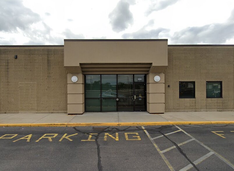 6063 6245 N Teutonia Ave Milwaukee Wi 53209 Silver Mill Loopnet Com
