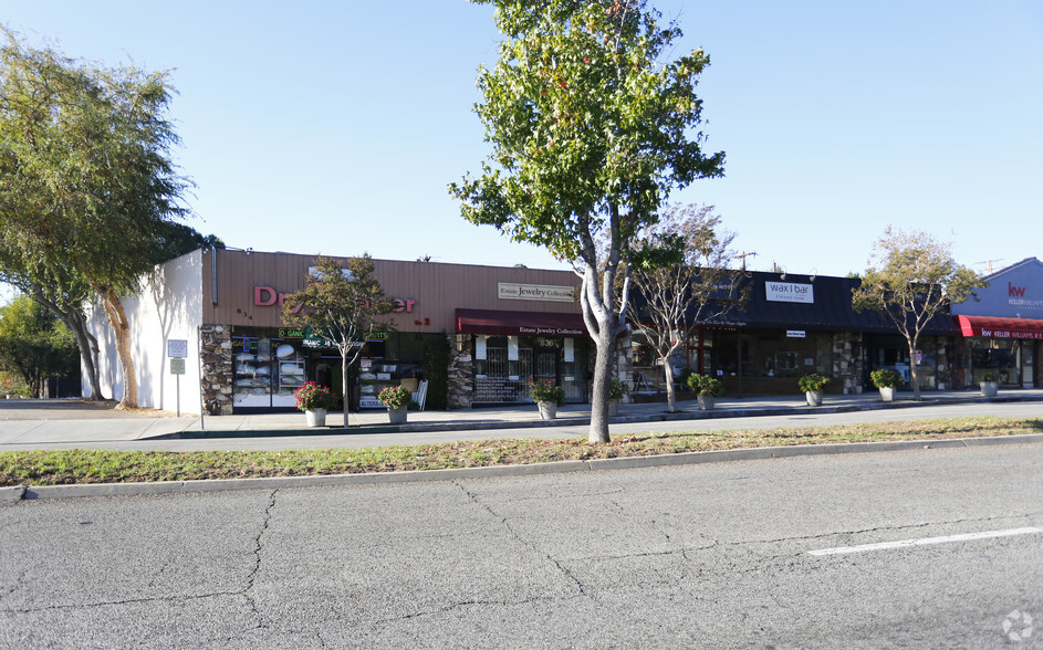 834-840 Foothill Blvd, La Canada Flintridge, CA for lease - Primary Photo - Image 1 of 11