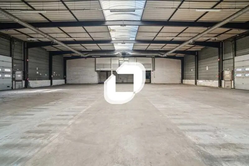 Office in Villepinte for lease - Building Photo - Image 3 of 8