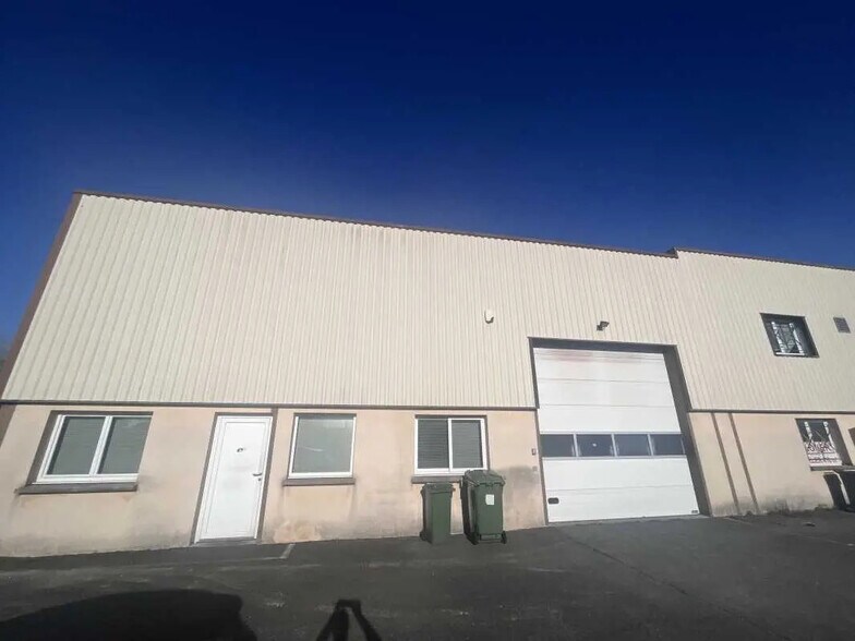 Flex in Artigues-près-Bordeaux for lease - Building Photo - Image 2 of 6