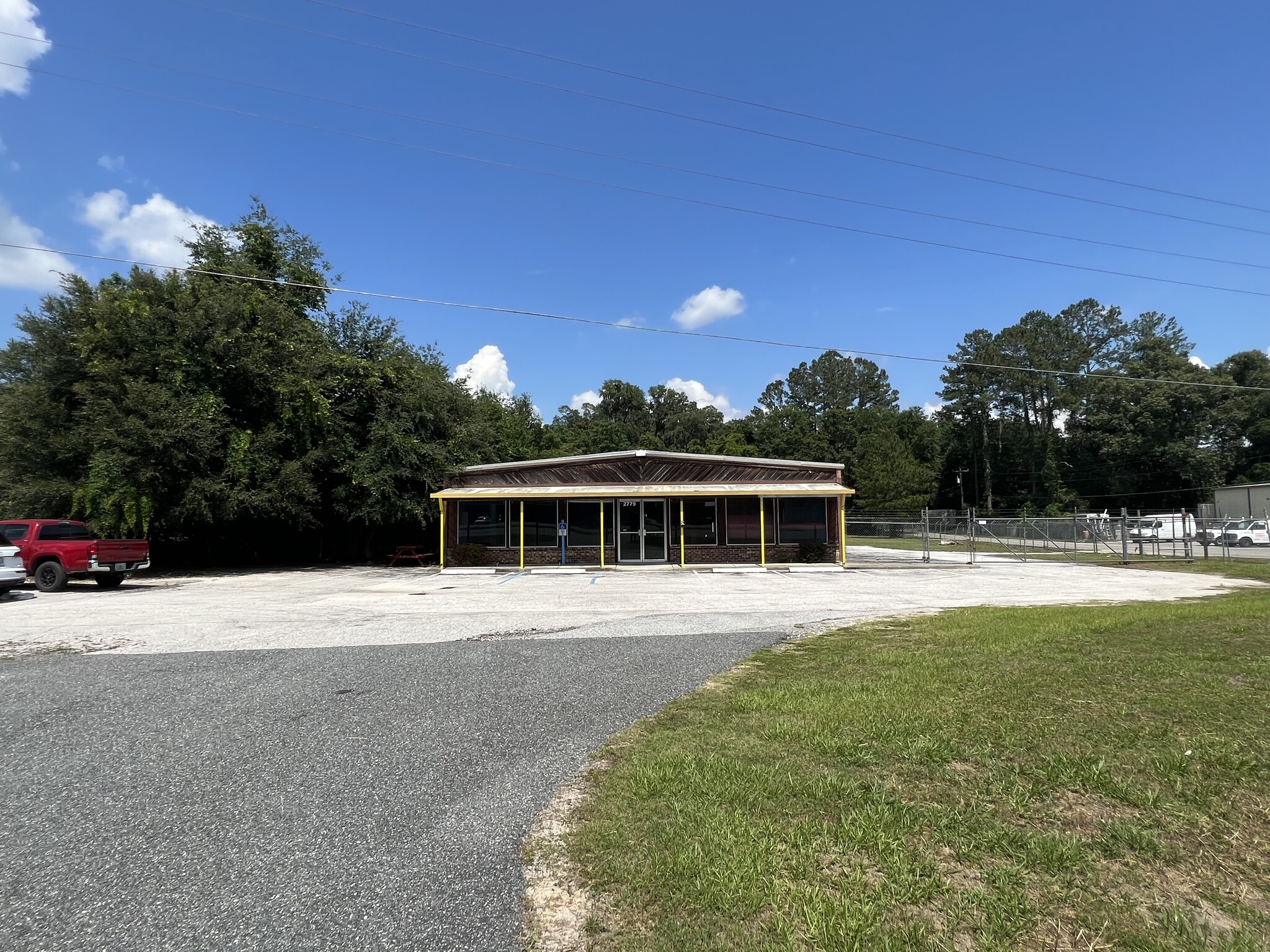 2779 SW Main Blvd, Lake City, FL 32025 - US 41 - 5,300 SF Building & 1. ...