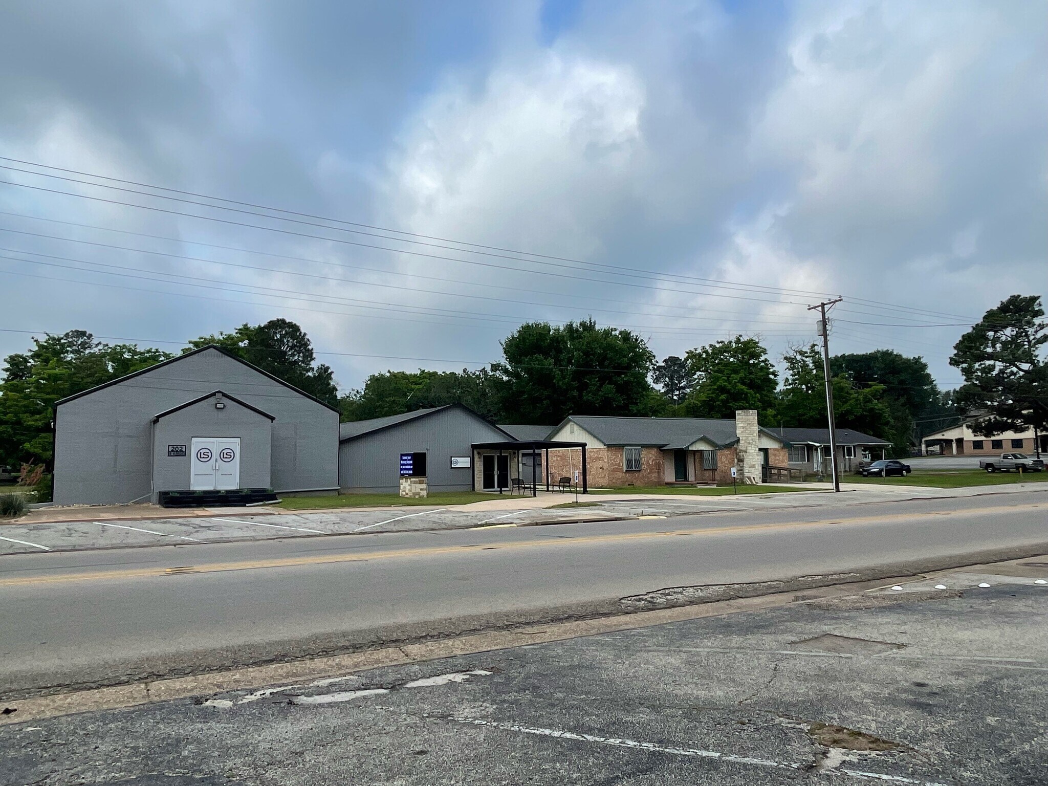 202-206 W Hubbard St, Lindale, TX for sale Building Photo- Image 1 of 1