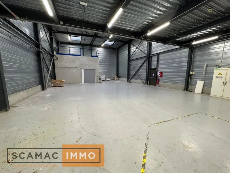 Industrial in Bondoufle for lease Interior Photo- Image 1 of 7