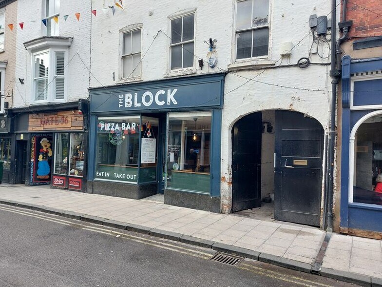 54-54A Goodramgate, York for lease - Building Photo - Image 2 of 2